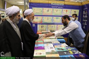 تصاویر/ بازدید آیت الله اعرافی از نمایشگاه کتاب و دستاوردهای علمی مراکز پژوهشی حوزوی