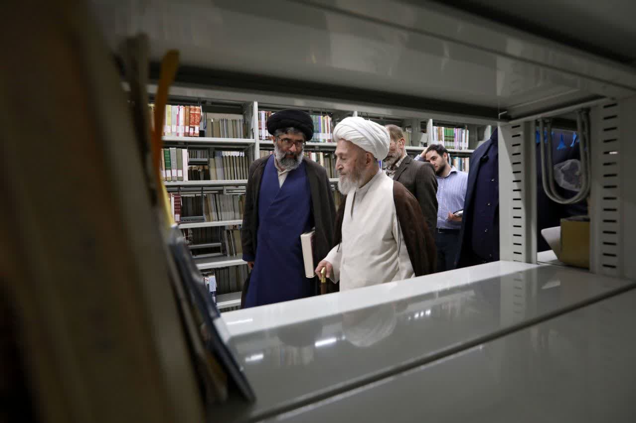 آیت‌الله‌العظمی سبحانی در سفر به مشهد مقدس
