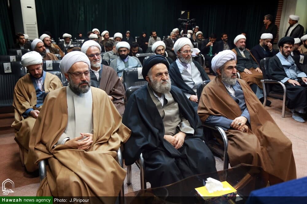 اختتامیه نهمین جشنواره نشریات علمی واحدهای آموزشی و دومین جشنواره کانون های علمی و اولین جشنواره یادداشت های علمی در سالن اجتماعات انجمن های علمی برگزاری شد.